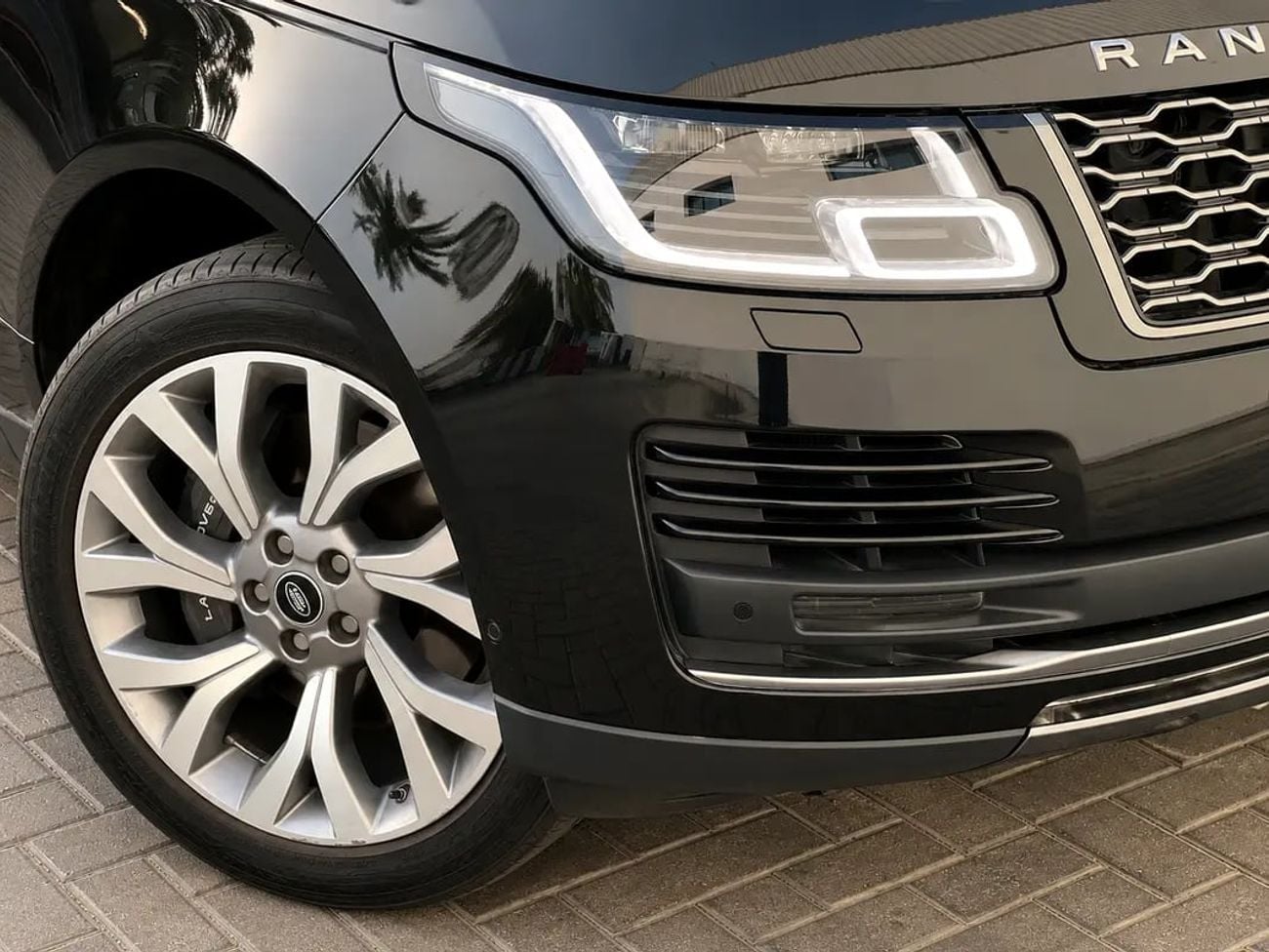 Land Rover Range Rover SE GCC Specs