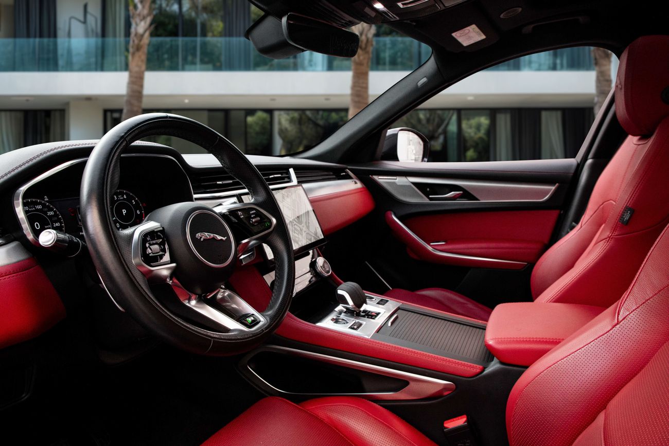 Jaguar F Pace F-Pace | 2,938 P.M | 0% Downpayment | Agency Warranty | R-Dynamic | P250 SE!