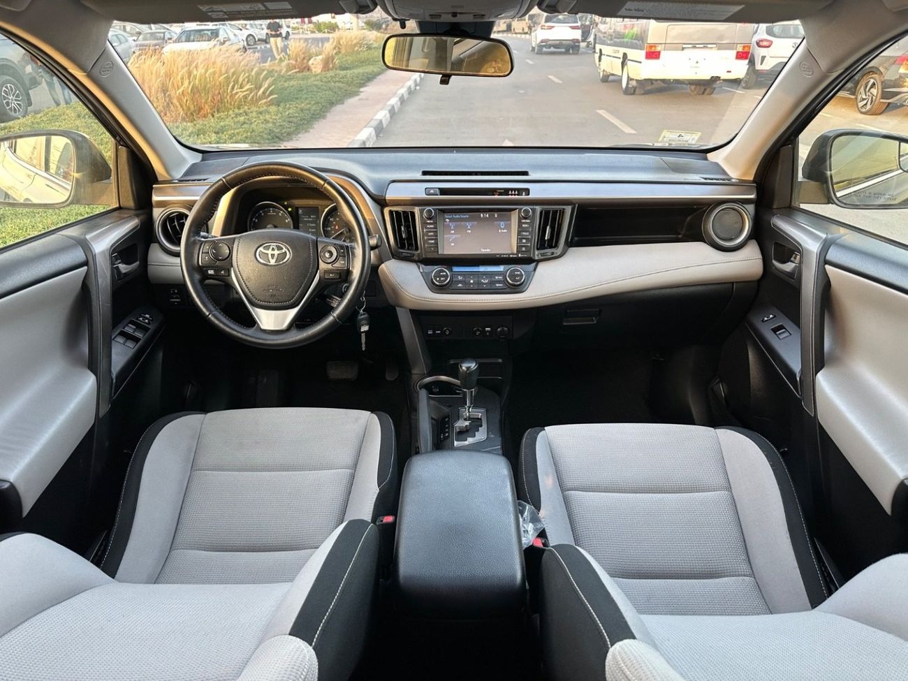 Toyota RAV4 XLE 4WD sunroof  full Option