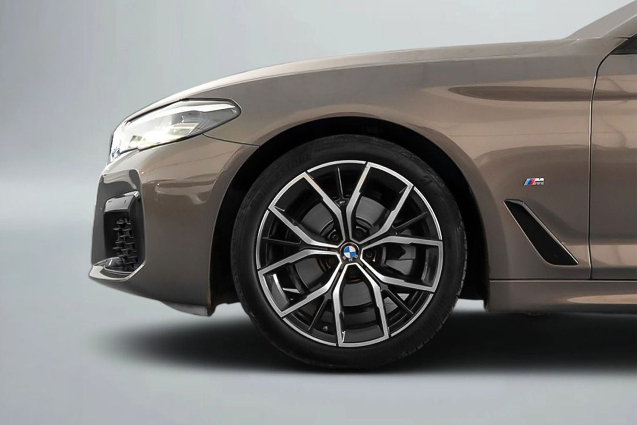 بي أم دبليو 520i M SPORT