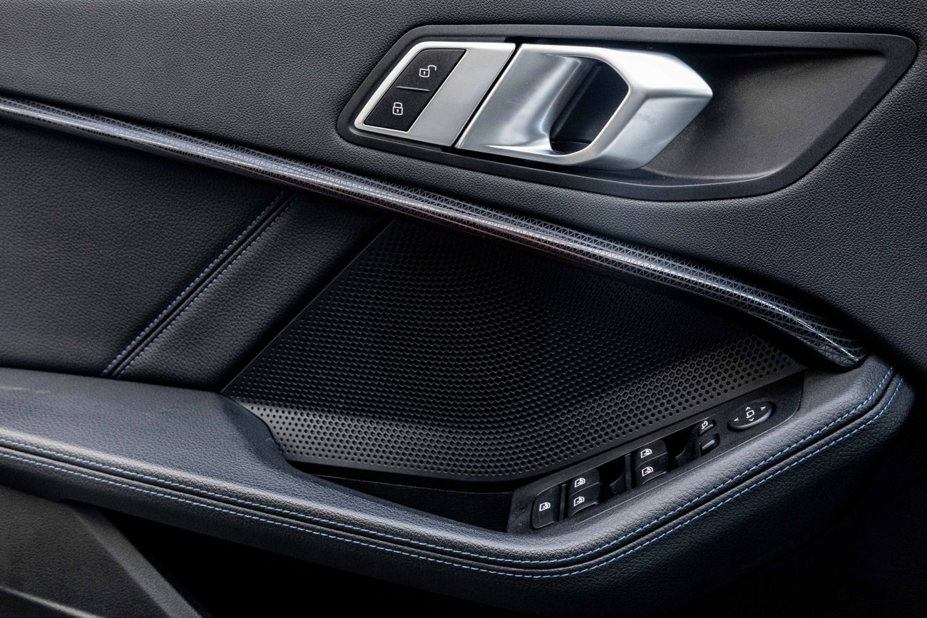 بي أم دبليو 118 118i M-Kit | 1,861 P.M | 0% Downpayment | Impeccable Condition!