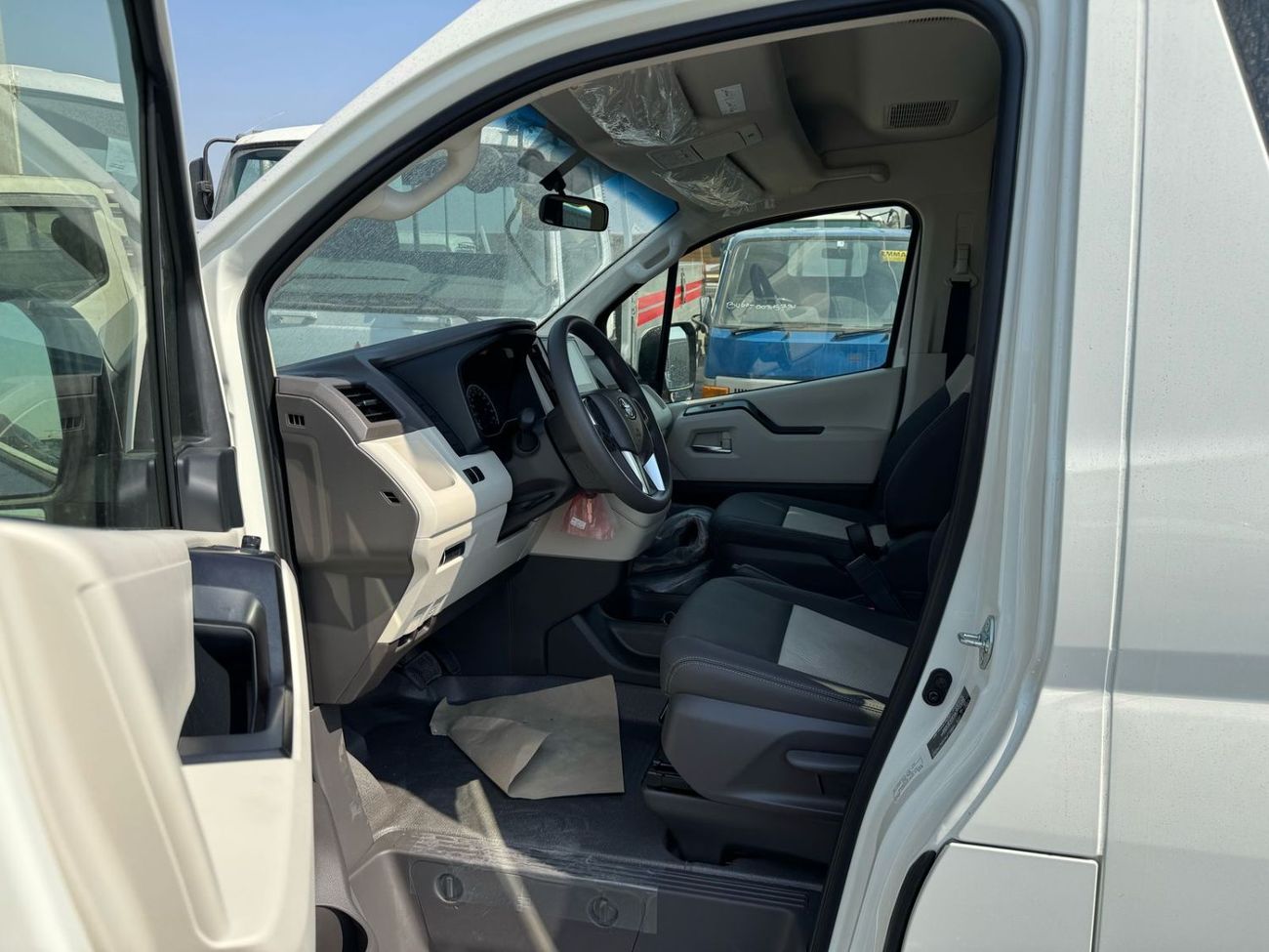 Toyota Hiace GL ECTAI0032 - 2026 Toyota Hiace Hrf Pass Van GL - 3.5L Petrol Auto