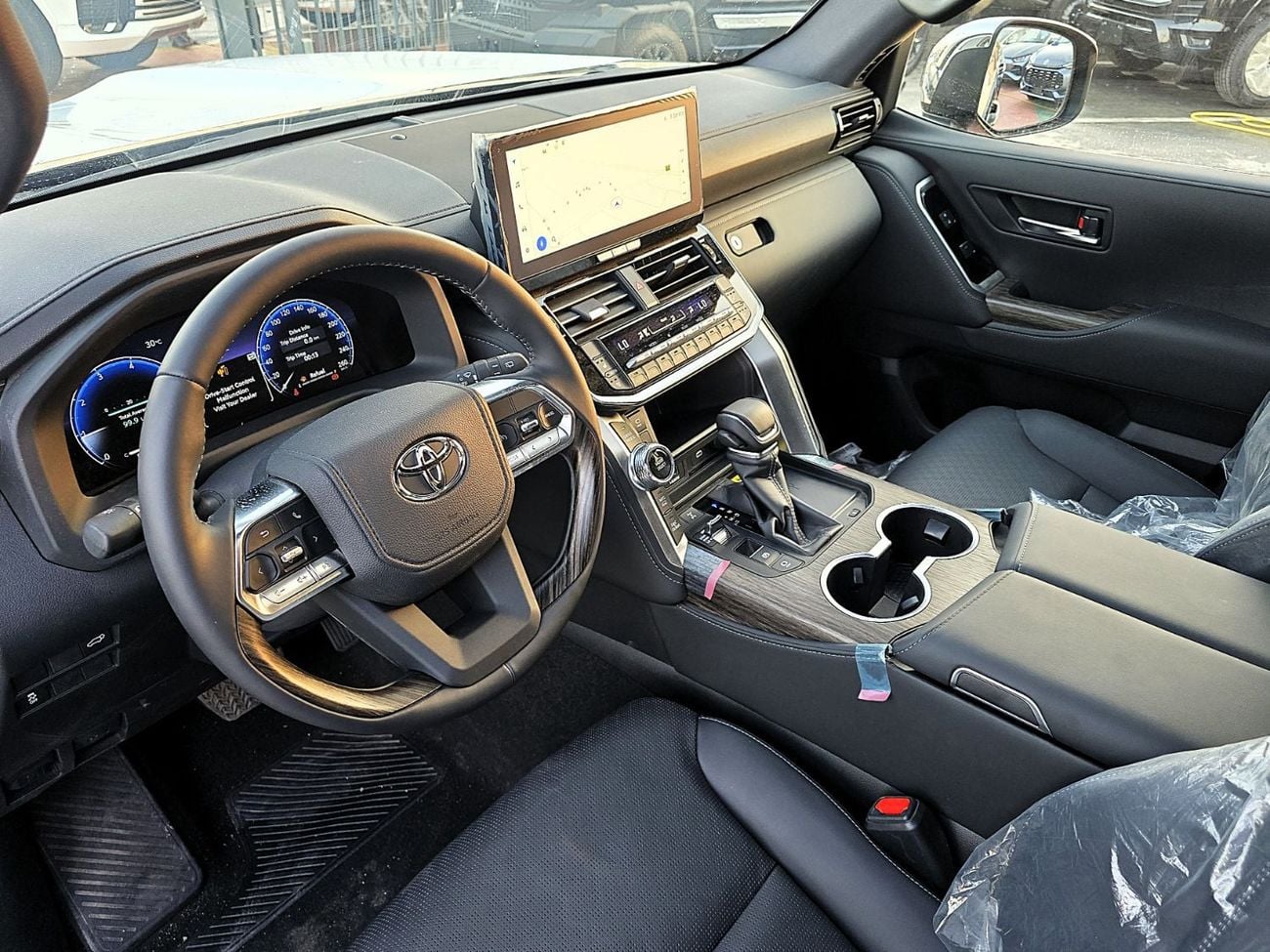 Toyota Land Cruiser VX Toyota land cruiser Vx 3.5l turbo 4*4 A/T  Black color inside black 2026