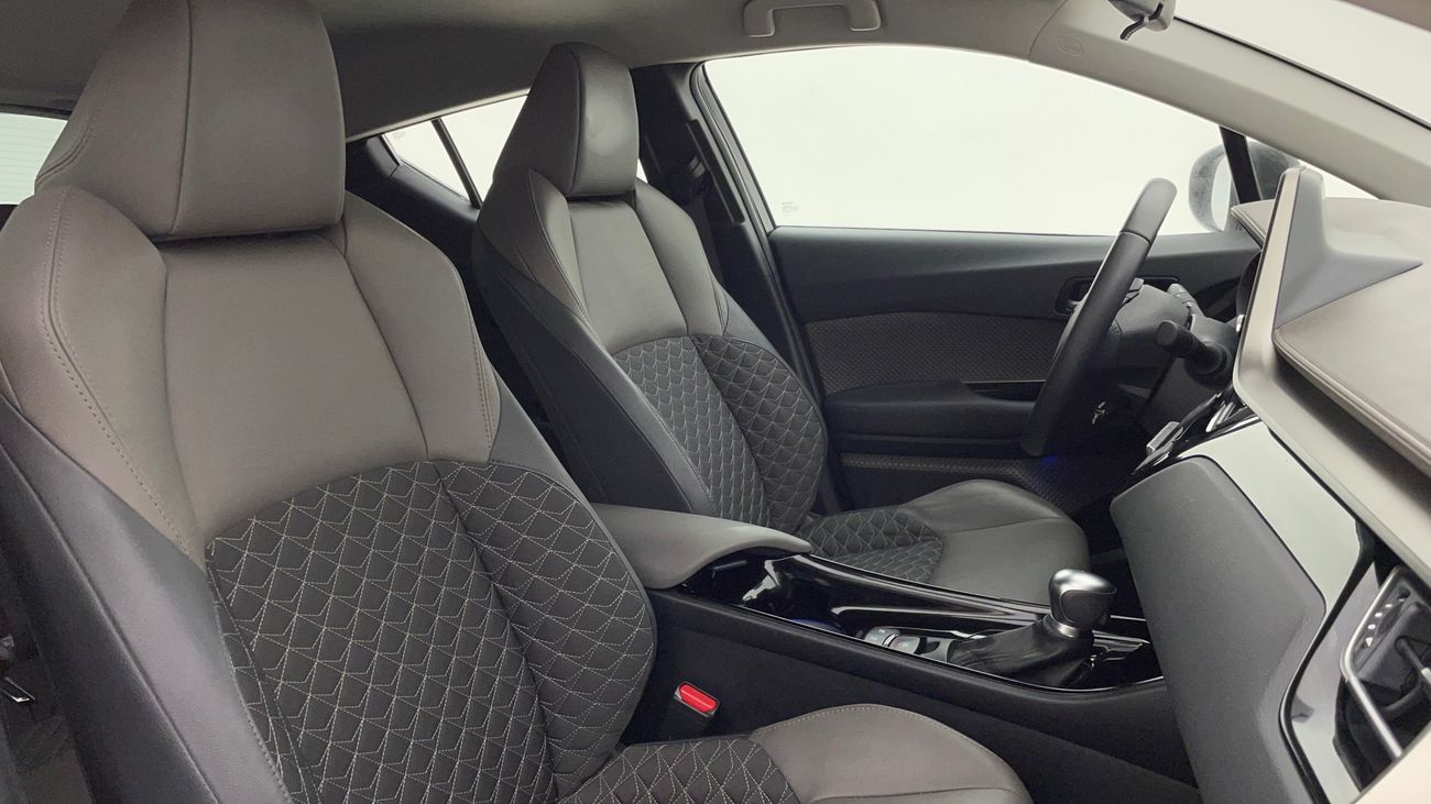 تويوتا CHR VX 1.8 | بدون دفعة مقدمة | اختبار القيادة في المنزل