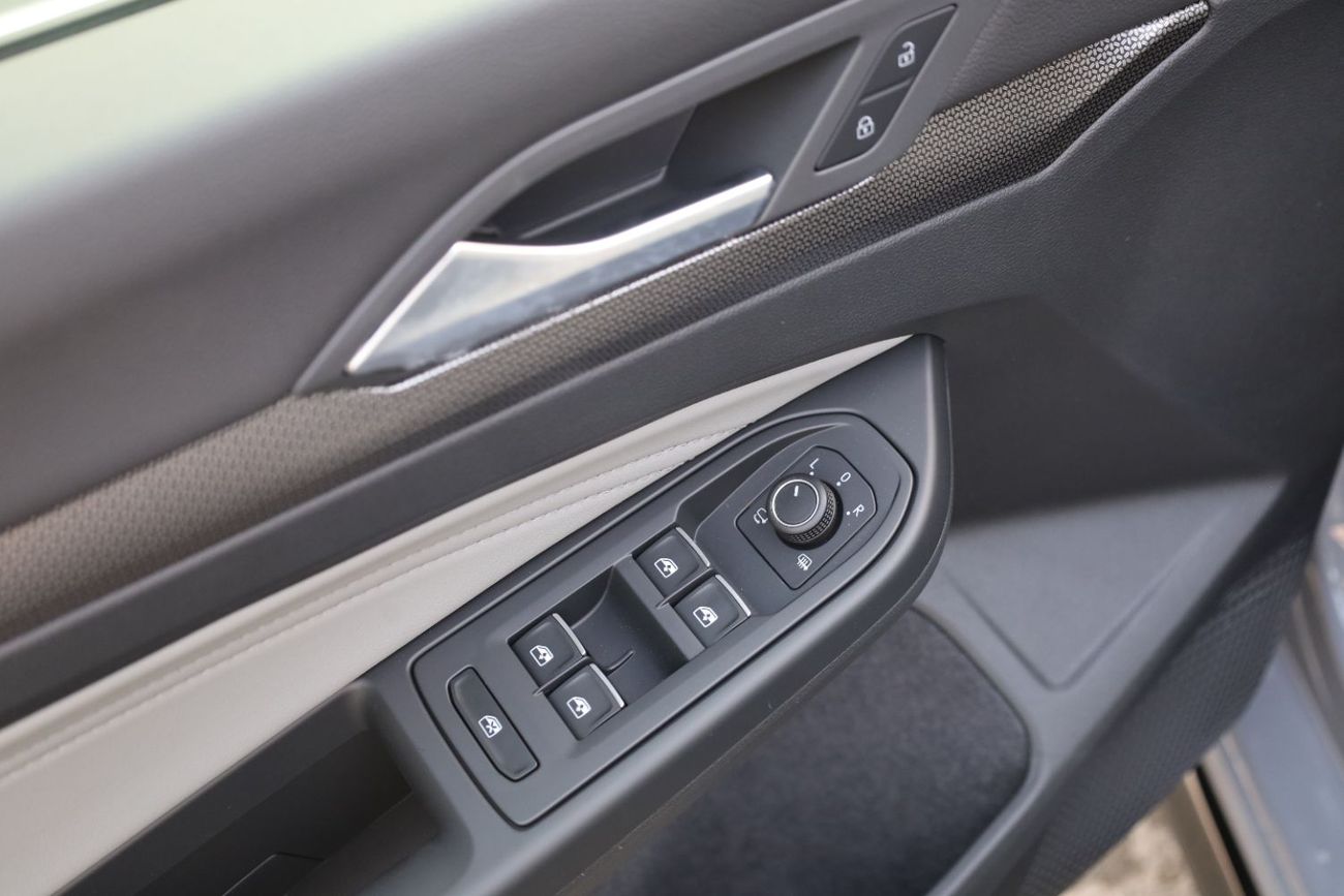 فولكس واجن جولف ار 300TSI 2025 Model Only for export only