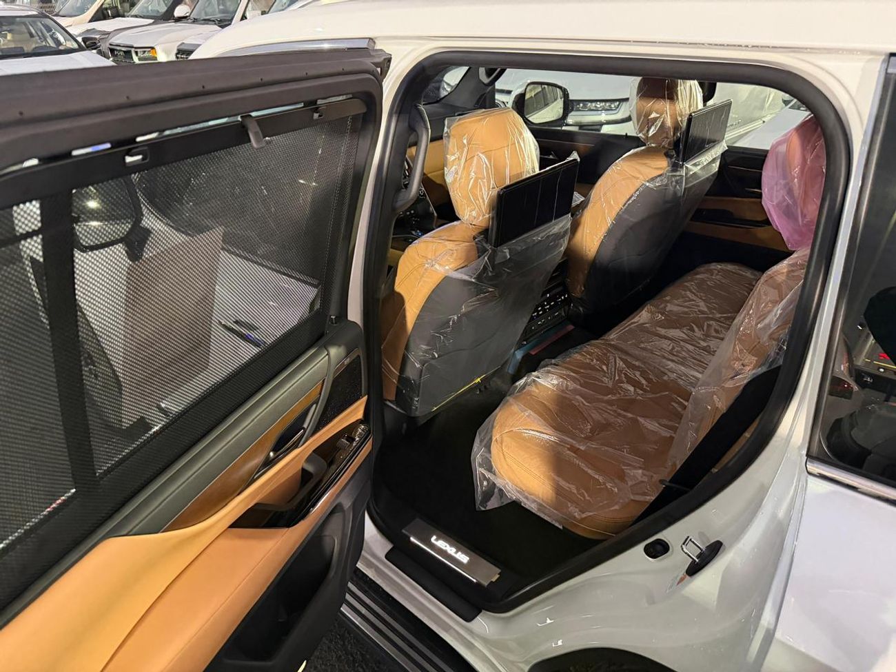 لكزس LX 700h 3.5L HYBRID URBAN 7 SEATER AUTOMATIC TRANSMISSION