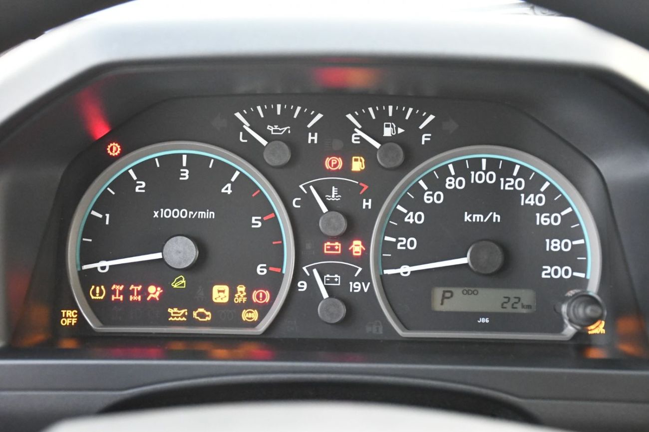 تويوتا لاند كروزر 70 GDJ76 2.8L TDSL - E AT 40th Anniversary Package 2025YM