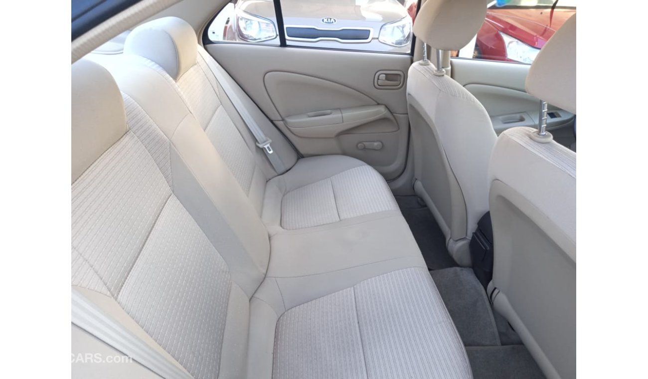 Nissan Sunny Nissan Sunny 2011 Gulf without accidents, clean inside and outside and does not need an expense