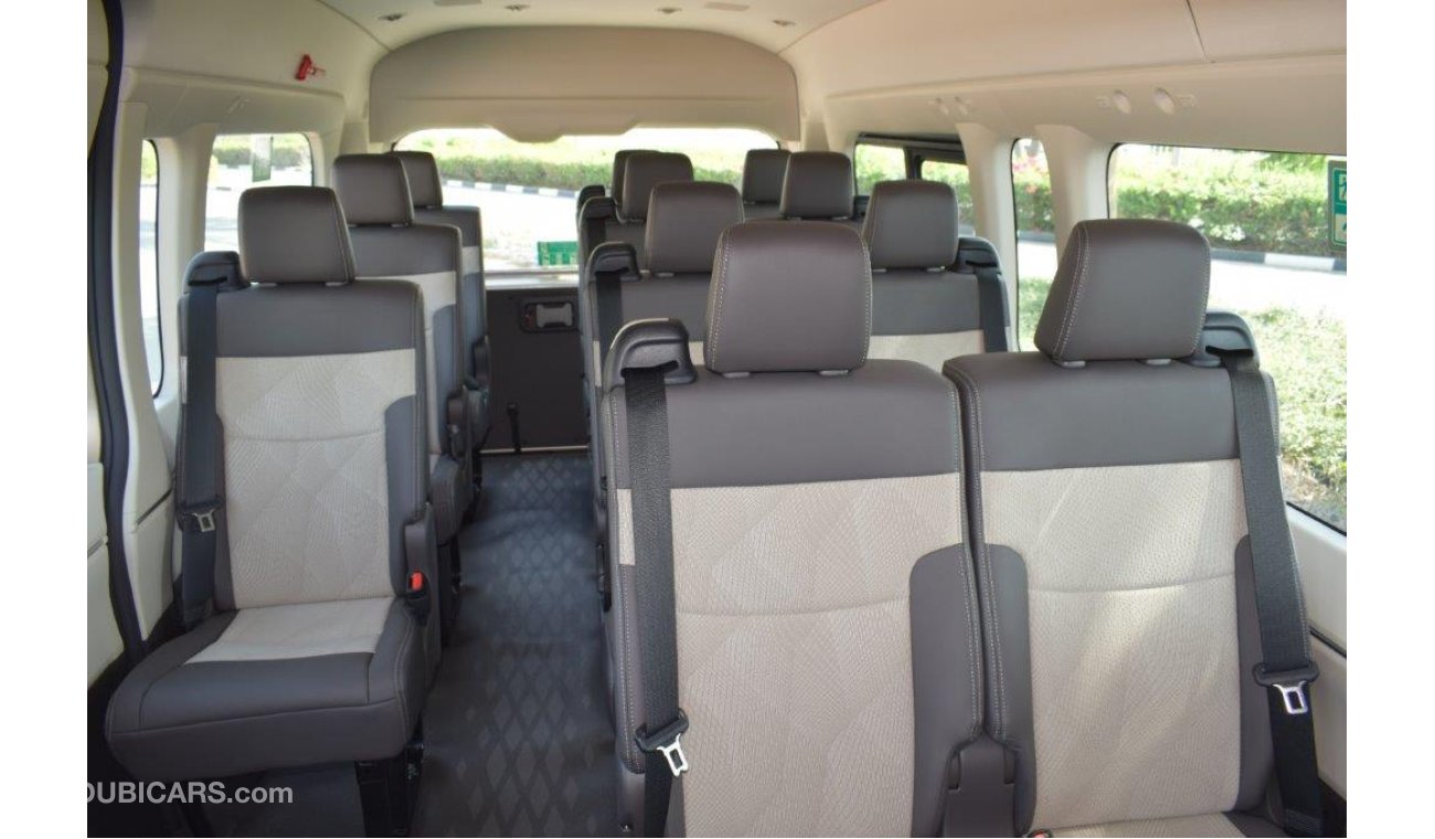 Toyota Hiace 2.8L TURBO DIESEL 13 SEATER AT