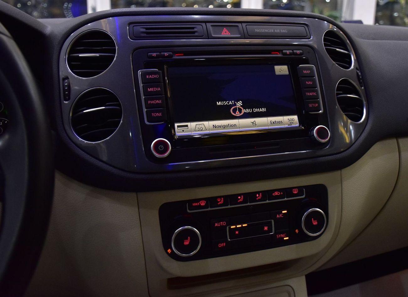 فولكس واجن تيجوان EXCELLENT DEAL for our Volkswagen Tiguan 2.0 TSi 4Motion ( 2014 Model ) in Brown Color GCC Specs