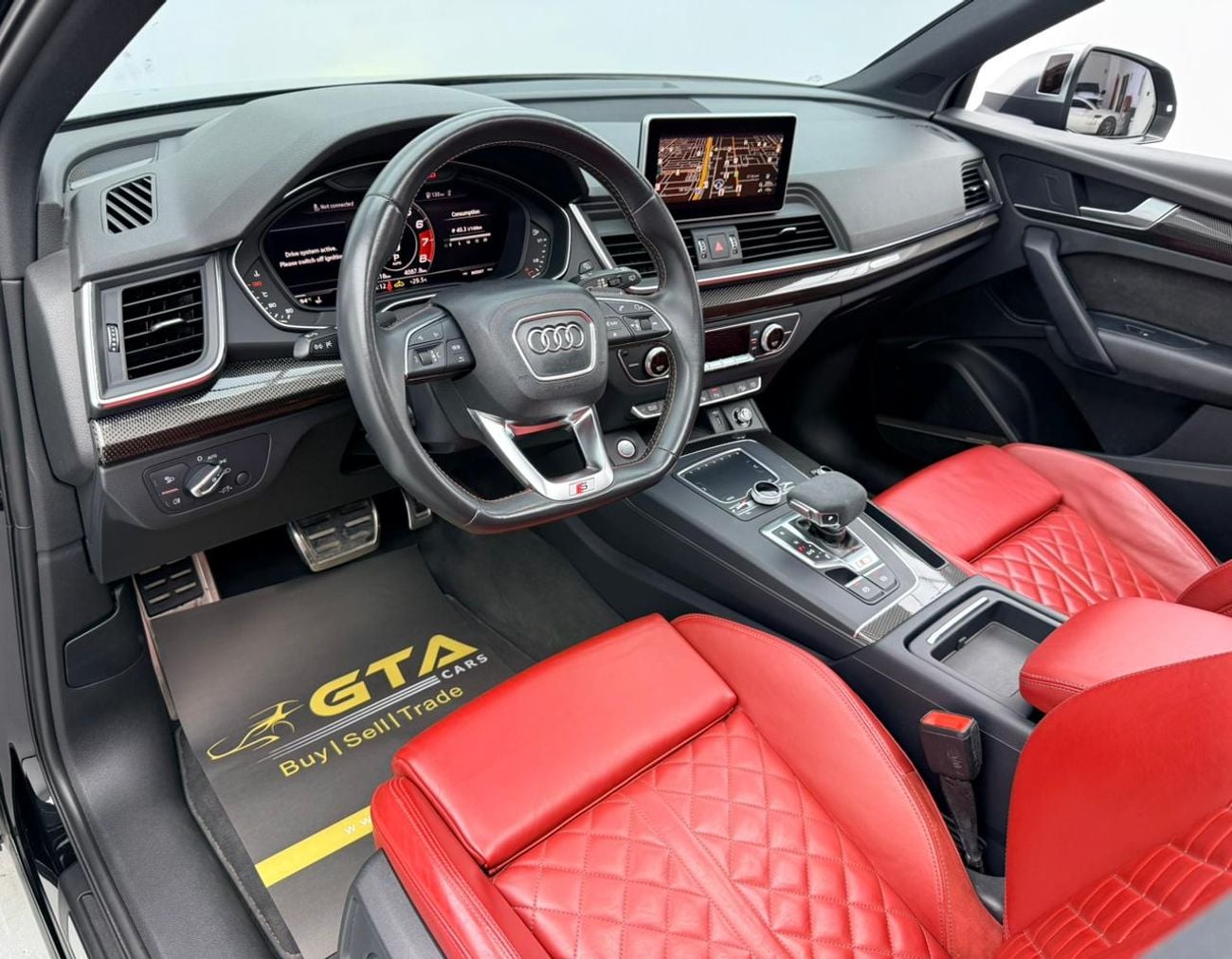 أودي SQ5 2018 Audi SQ5 Quattro, Full Service History, Carbon Fiber Interior, Excellent Condition, GCC