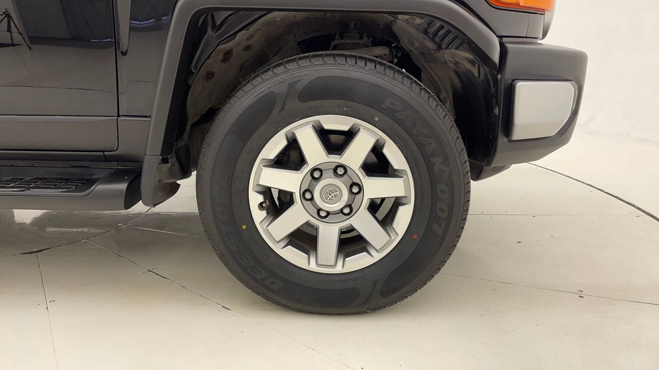 Toyota FJ Cruiser GXR 4 | Zero Down Payment | Home Test Drive