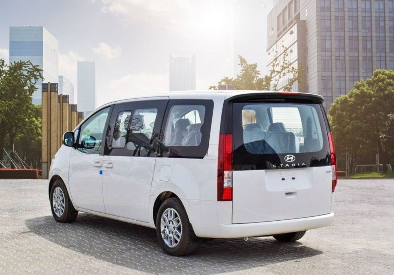 Hyundai Staria 2.2 L, DIESEL, M/T, 11 SEATER, 2023 MODEL, 17 ALLOY WHEELS