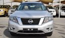 Nissan Pathfinder SV 4WD