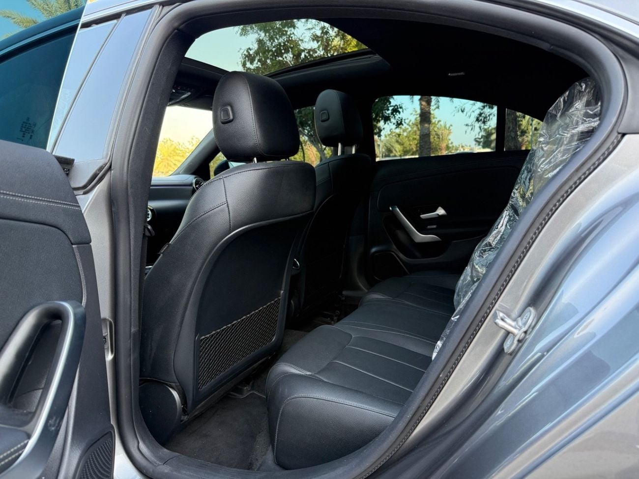 مرسيدس بنز CLA 250 Premium + 2.0L