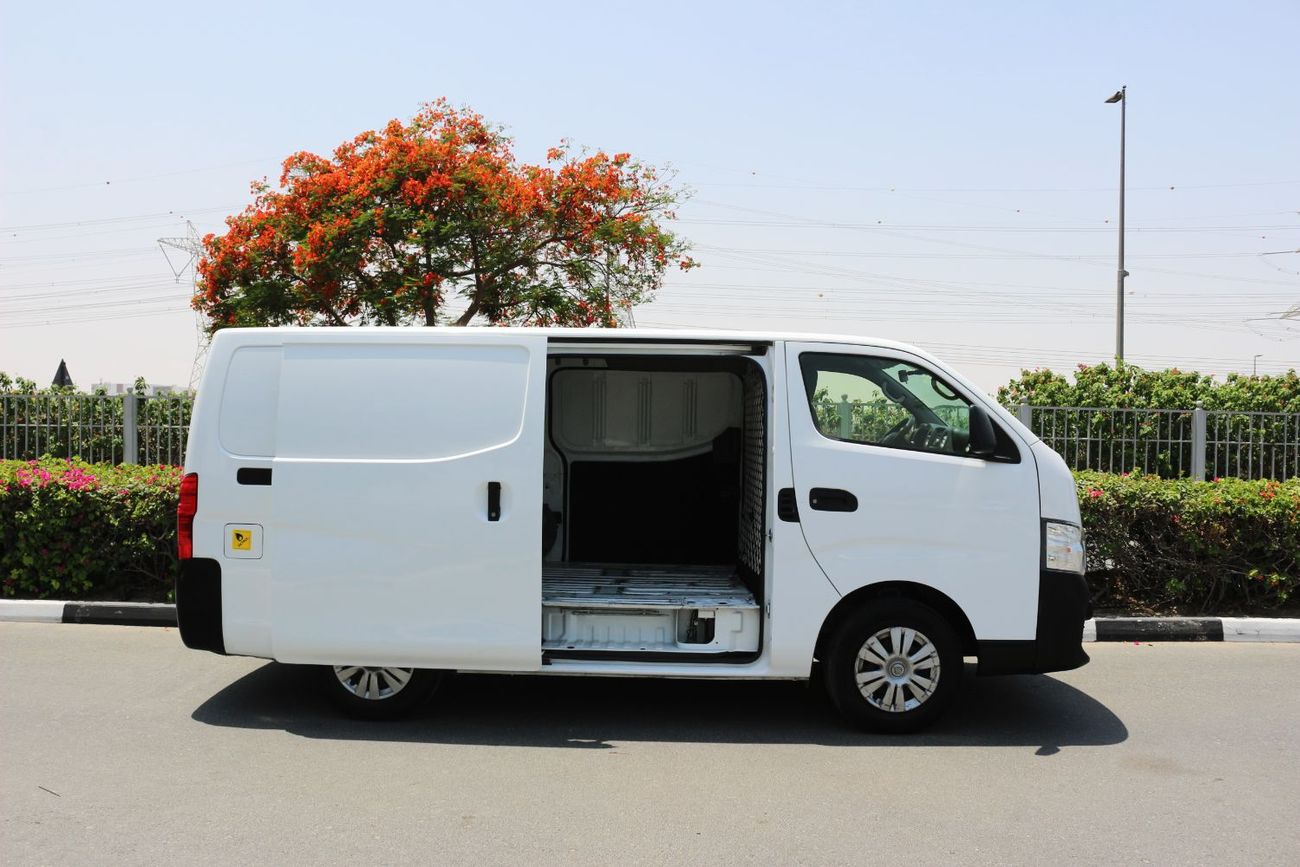 نيسان أورفان NISSAN URVAN 2021 GCC MANUAL GEAR DELIVERY VAN    Panel Van High Roof 2.5L M/T Petrol