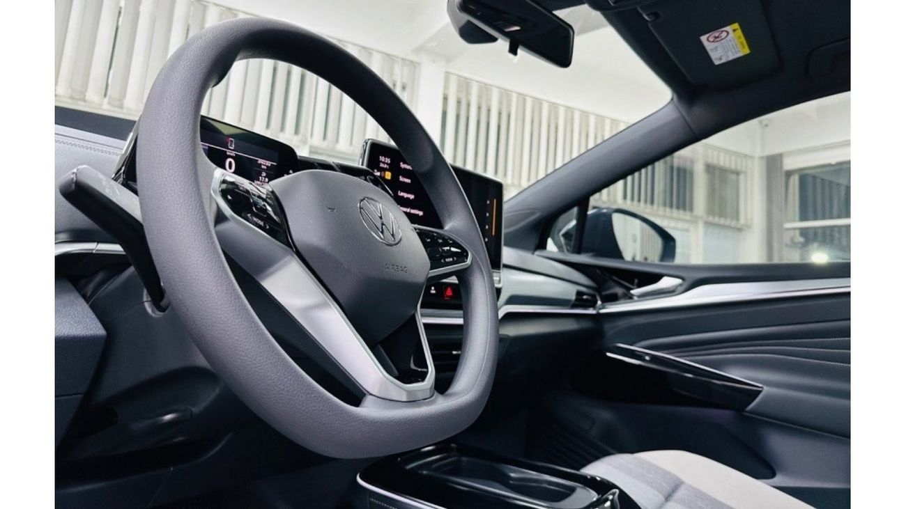 Volkswagen ID.4 Original paint .. Pure Plus .. Panoramic Roof ..