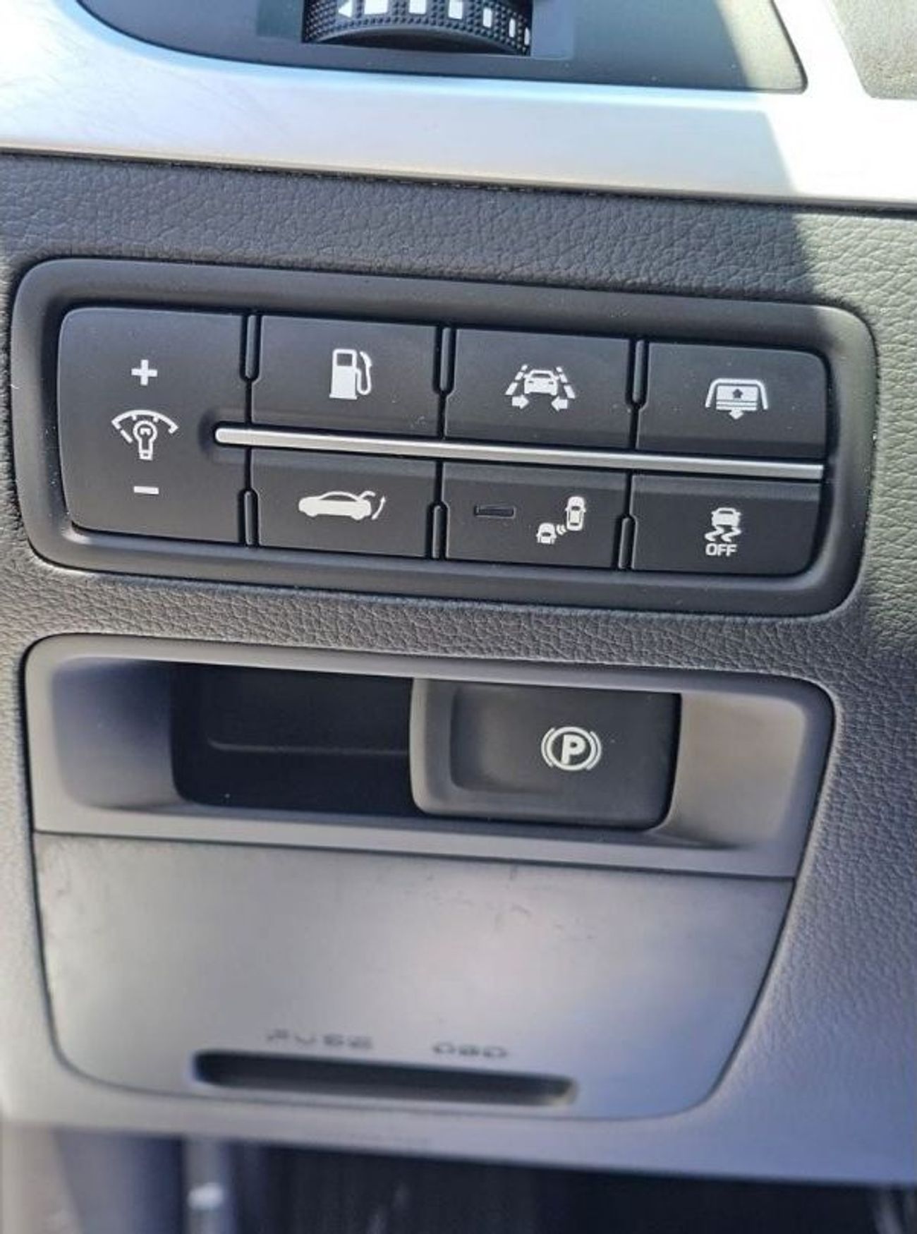 جينيسس G80 ملكي