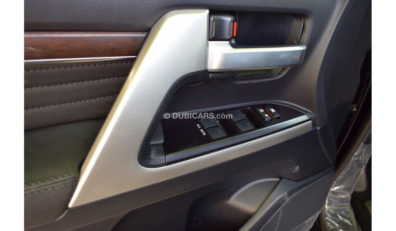 Toyota Land Cruiser 200 VXR  V8 5.7L PETROL 8 SEAT AUTOMATIC TRANSMISSION BLACK EDITION