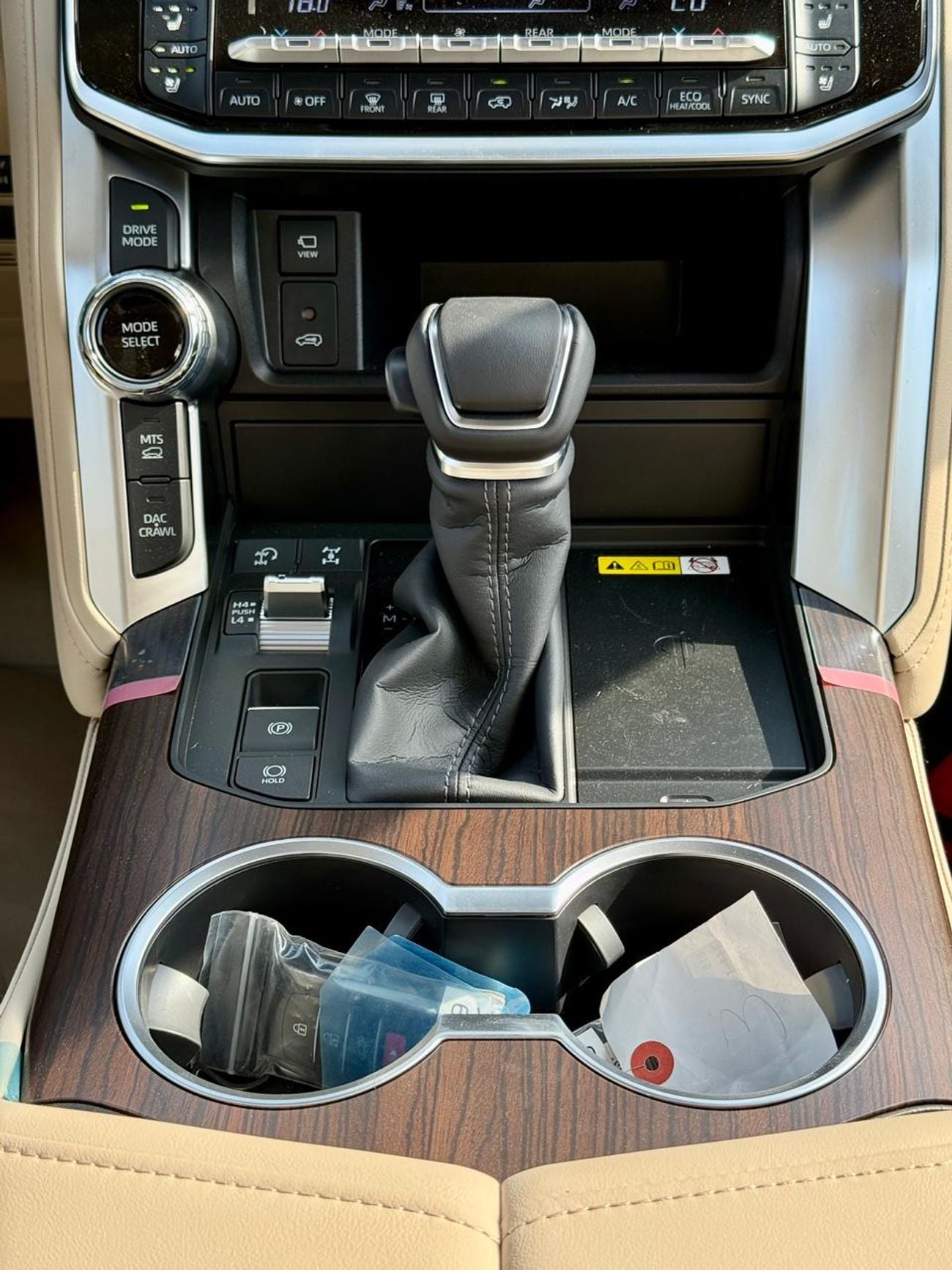 تويوتا لاند كروزر Toyota Land Cruiser VXR 3.5L 2026 White