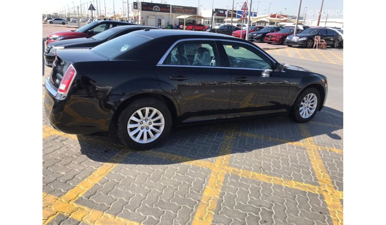 Chrysler 300C Chrysler C300 2014 very good condition