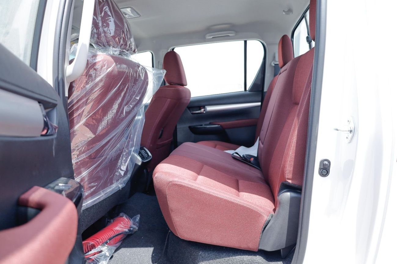 Toyota Hilux HILUX SR5 2.7L  AT  WITH PUSH START 2025/2025