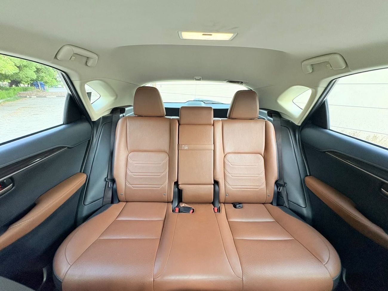 لكزس NX200t بلاتينيوم