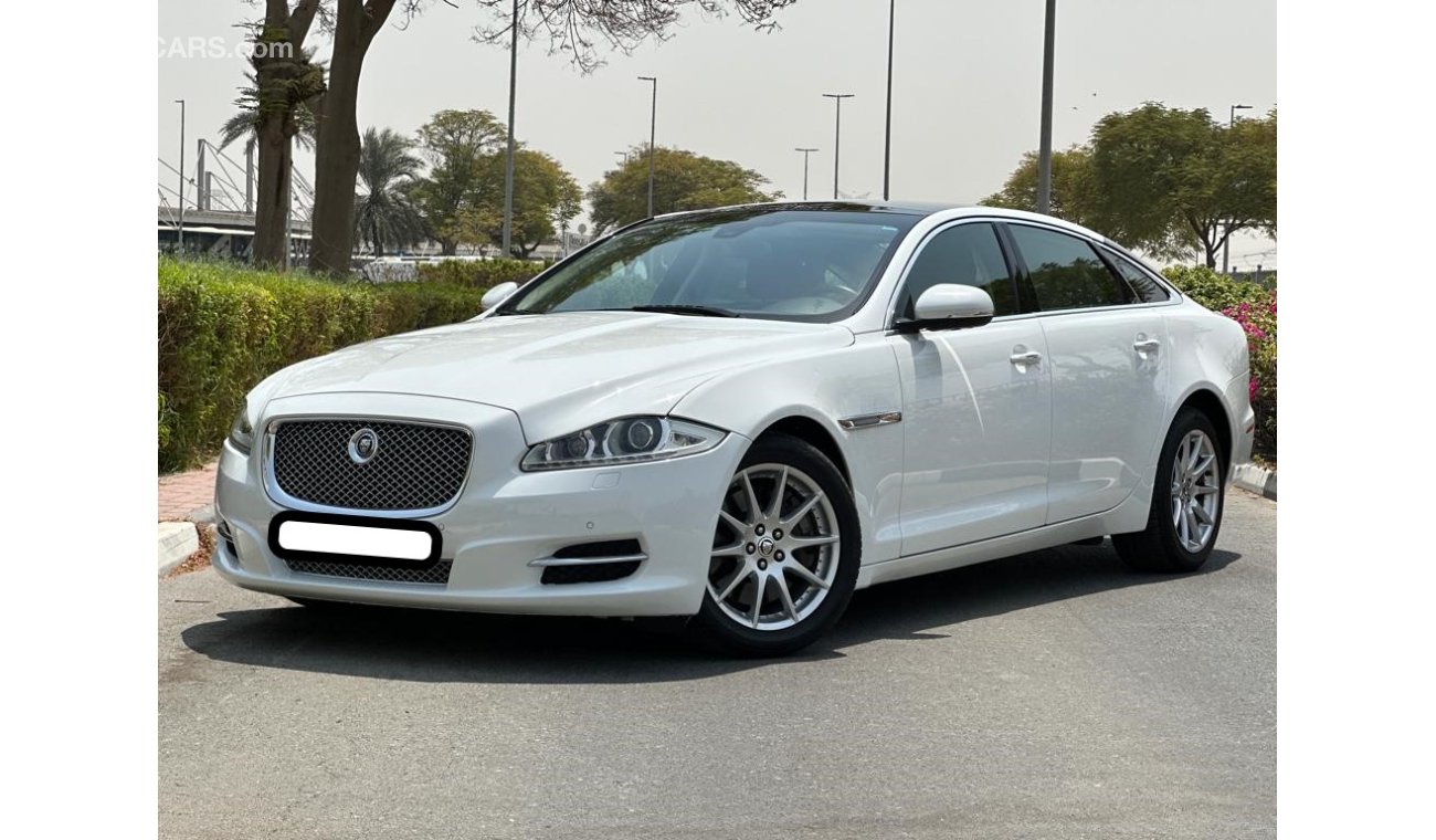 جاغوار XJ GCC Luxury Sedan