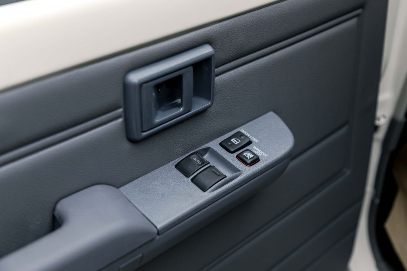 Toyota Land Cruiser 70 LC78 Hardtop 4.2L - 3 Door - Manual - White Inside Bluish Grey | Export Only