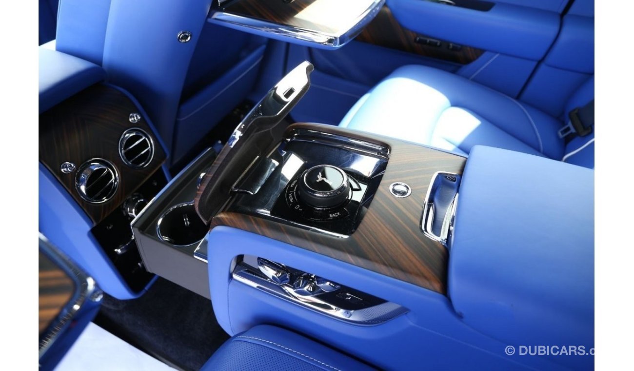 Rolls-Royce Cullinan WHITE/BLUE Local Registration + 5%