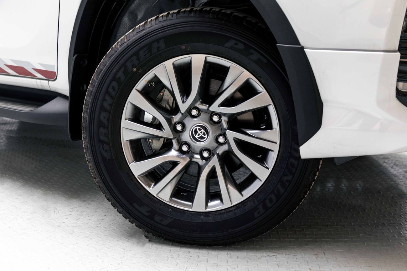 Toyota Fortuner 4.0L - Platinum White Pearl Inside Black | Export Only