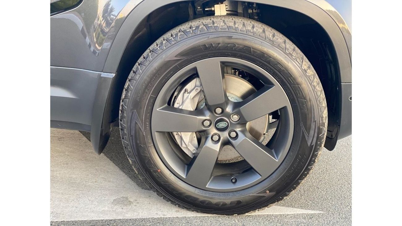 Land Rover Defender GCC SPEC UNDER WARRANTY AND SERVICE