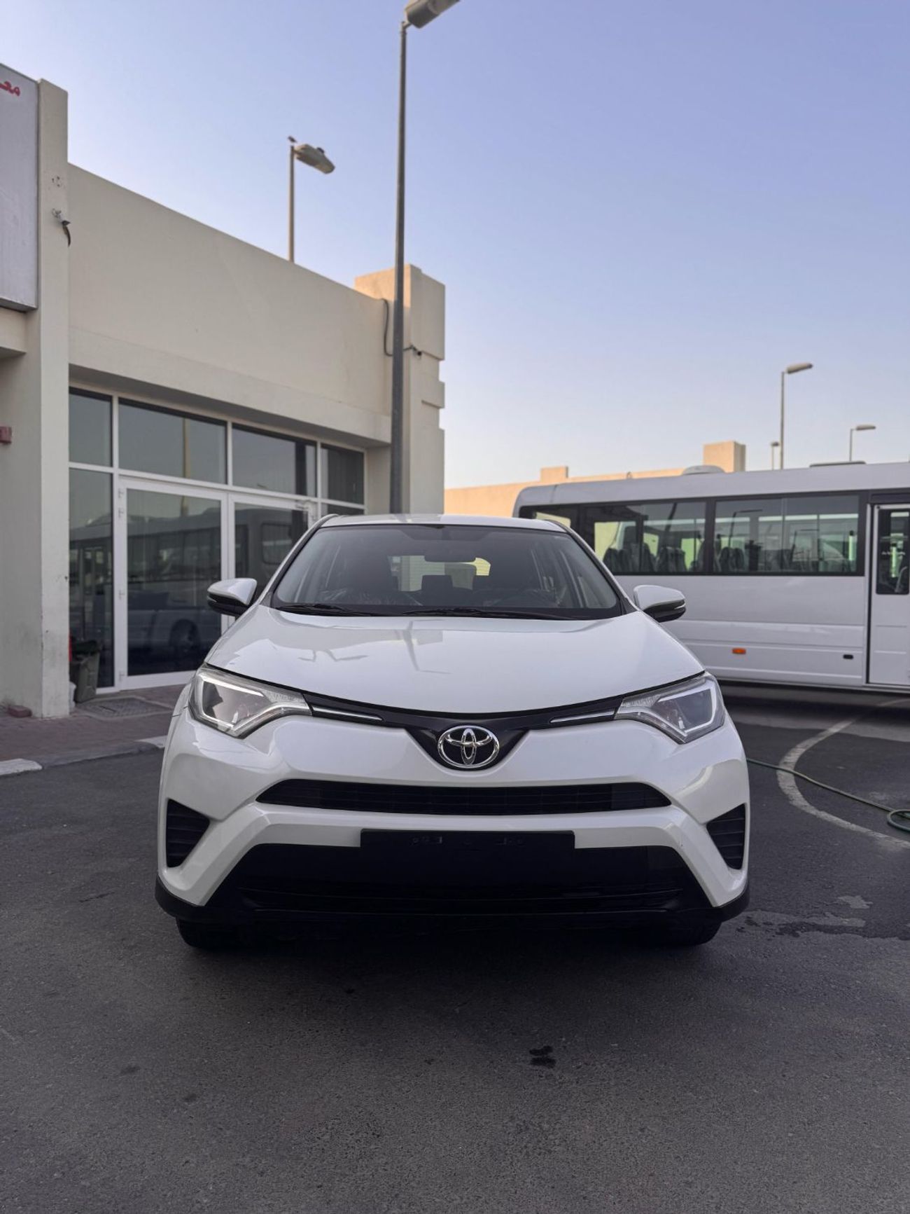 تويوتا راف ٤ 2.5L (2WD) EX