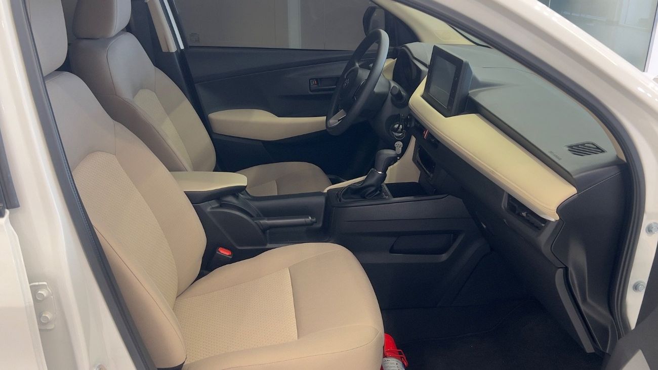 Toyota Yaris E