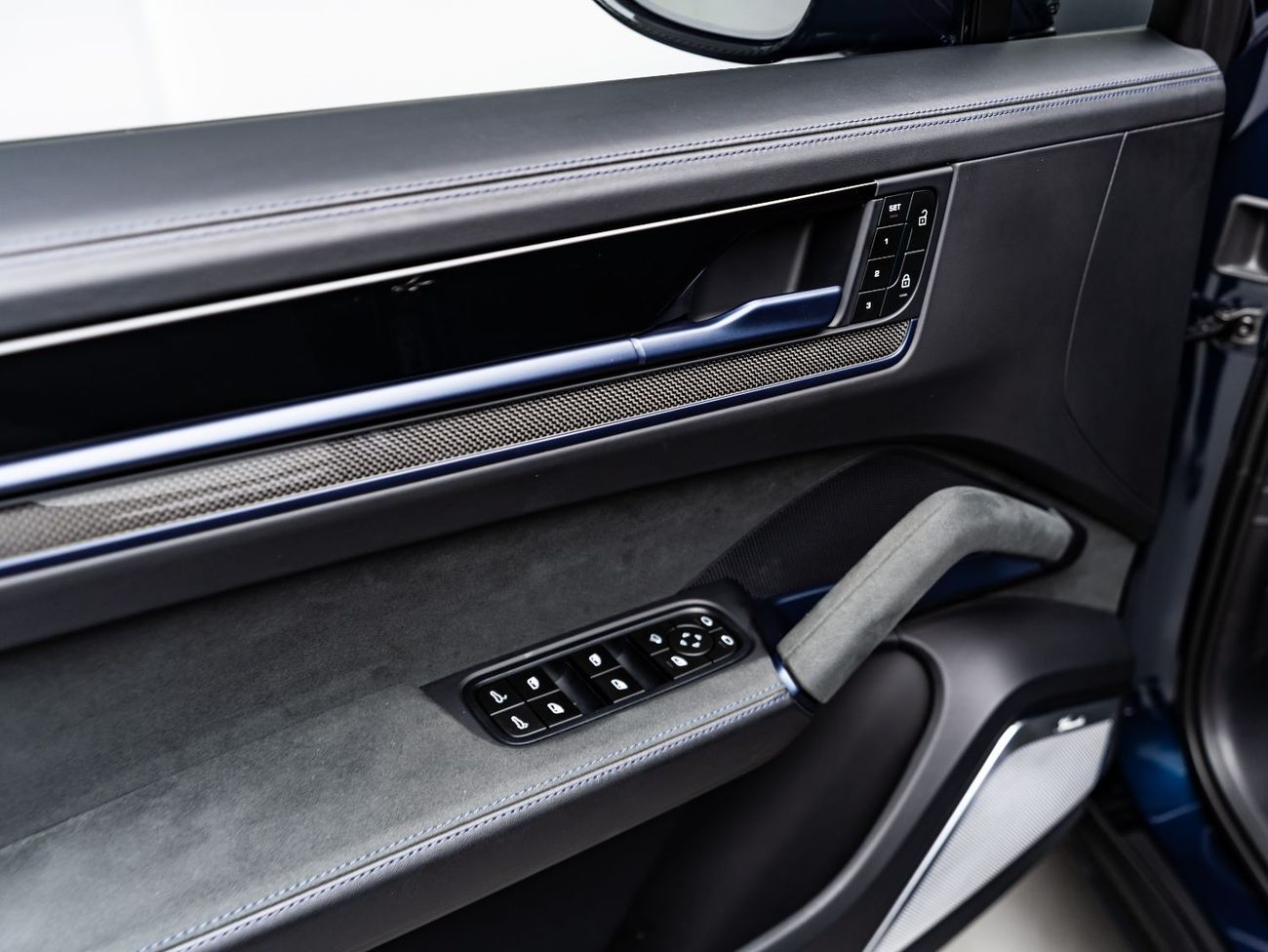 Porsche Cayenne 2025 Porsche Cayenne Turbo GT, Twin-Turbocharged 4.0 V8, 631 bhp, 8-Speed Auto PDK