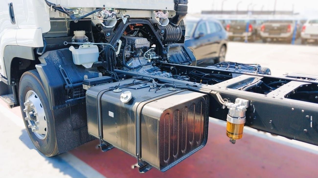 إيسوزو FVR 18 TON 4x2 Chassis 2024YM