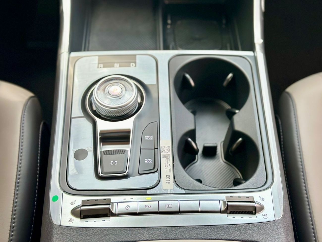 Kia Carnival 3.5L - V6 Full Option - 9 Seater - A/T - Direct Owner