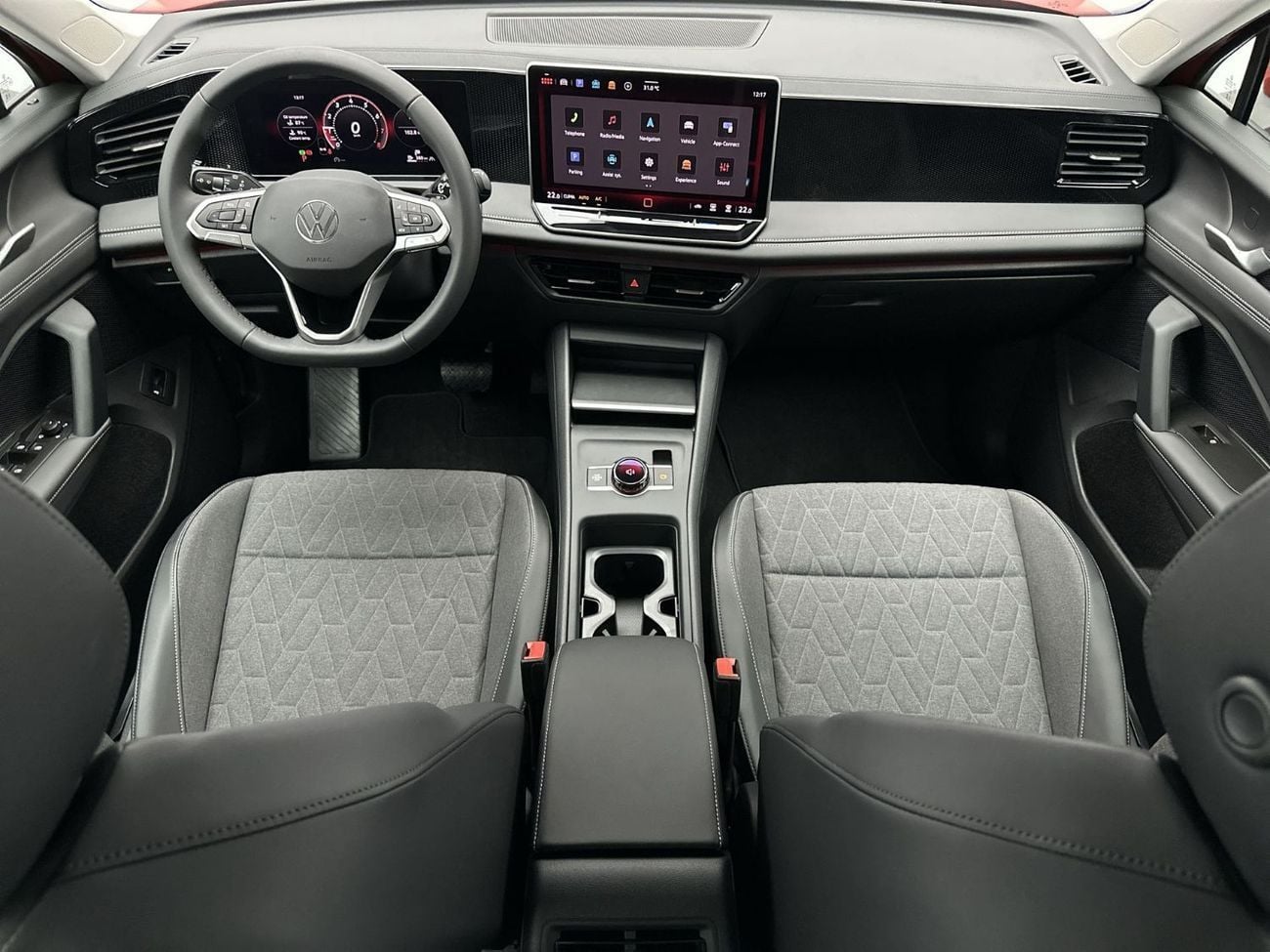 Volkswagen Tiguan Tiguan LIfe + fabric seats (REF#54467) - 28,100 AED SAVINGS from New Car
