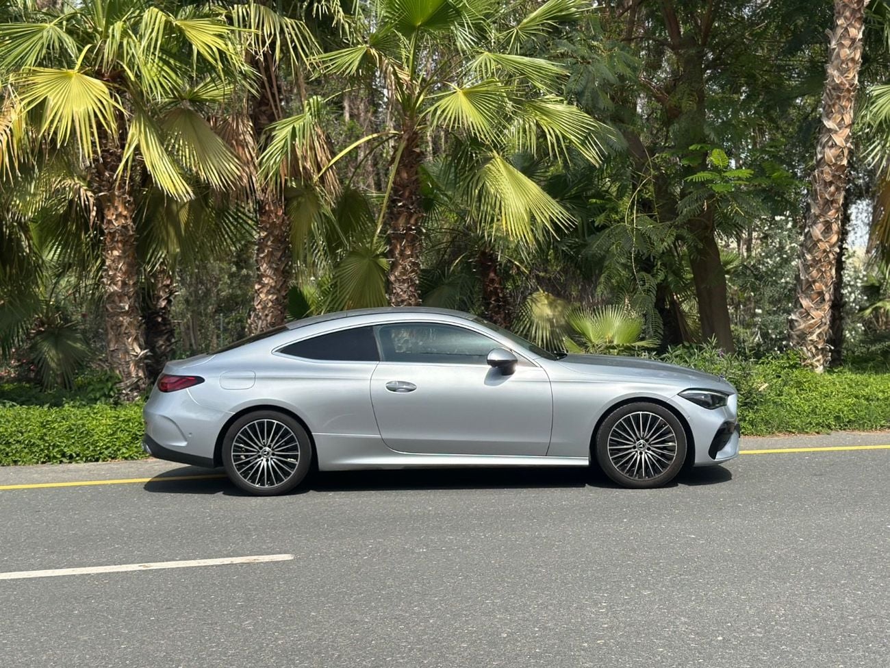 Mercedes-Benz CLE 200 Coupe 2025 CLE 220 Diesel | European Specs | 2.0-liter 4-cylinder | Like New