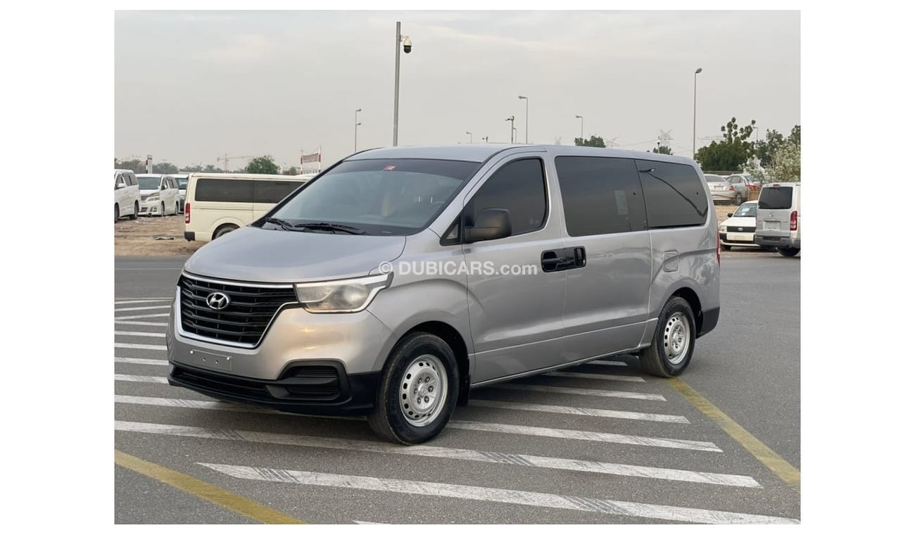 Hyundai H-1 2019 Hyundai H1 2.4L V4 - Automatic - 12 Seater Passenger - Patrol / GCC Specs