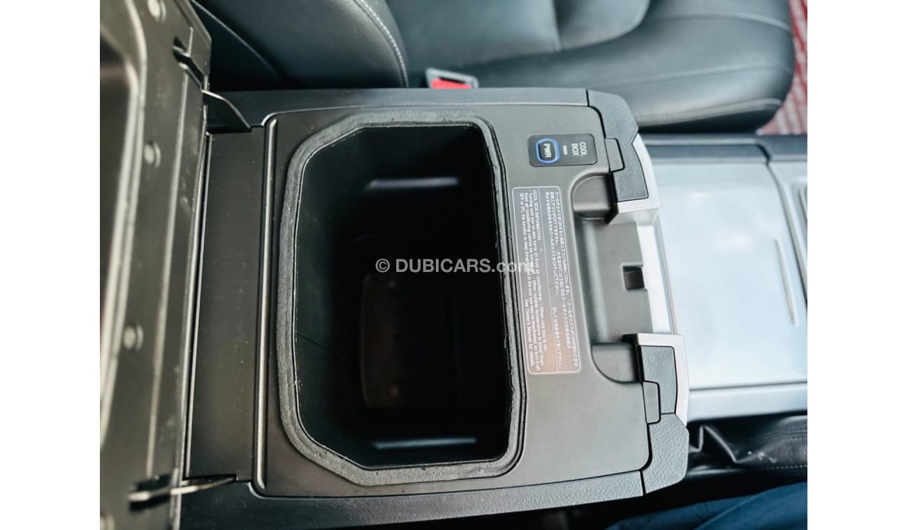 Toyota Land Cruiser Toyota Land Cruiser sahara top of the range