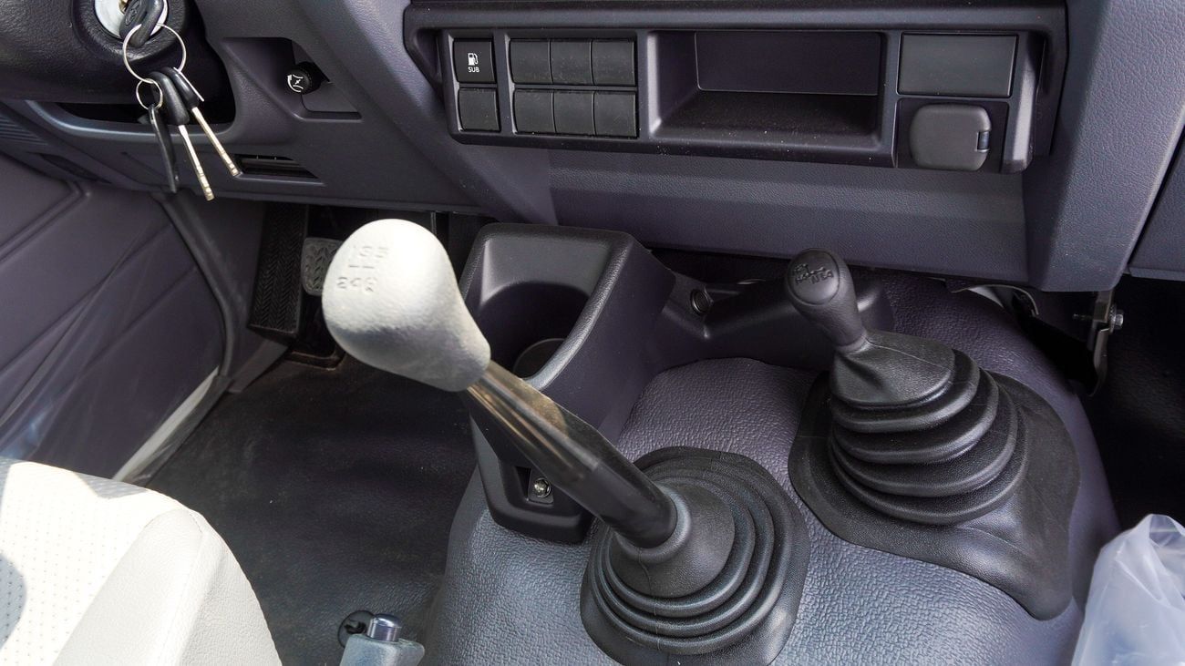 Toyota Land Cruiser Pick Up 4.2L Diesel Single Cabin M/T