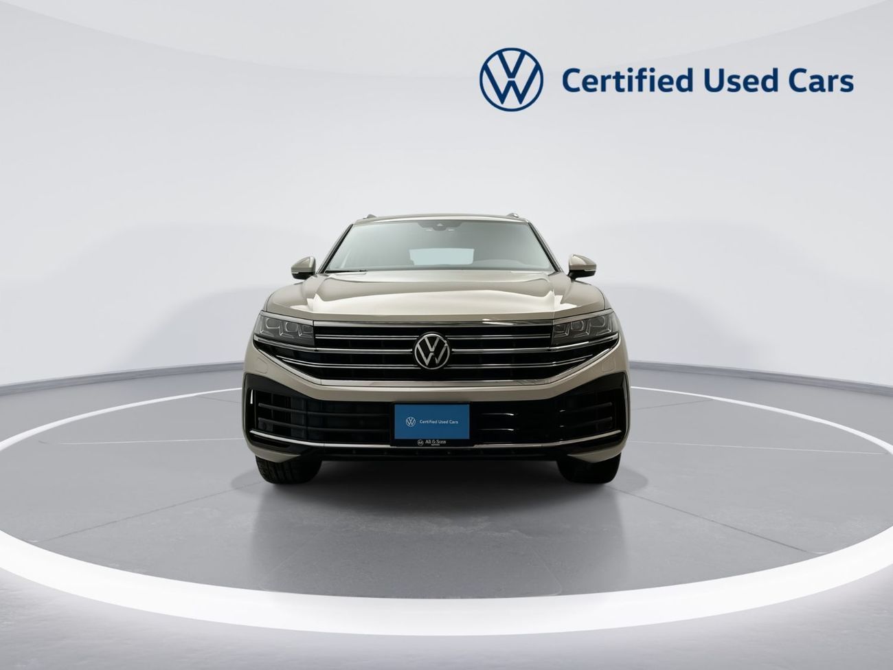 Volkswagen Touareg 3.0T TL (340 HP) Touareg Elegance + (REF#02757) - 44,100 AED SAVINGS from New Car