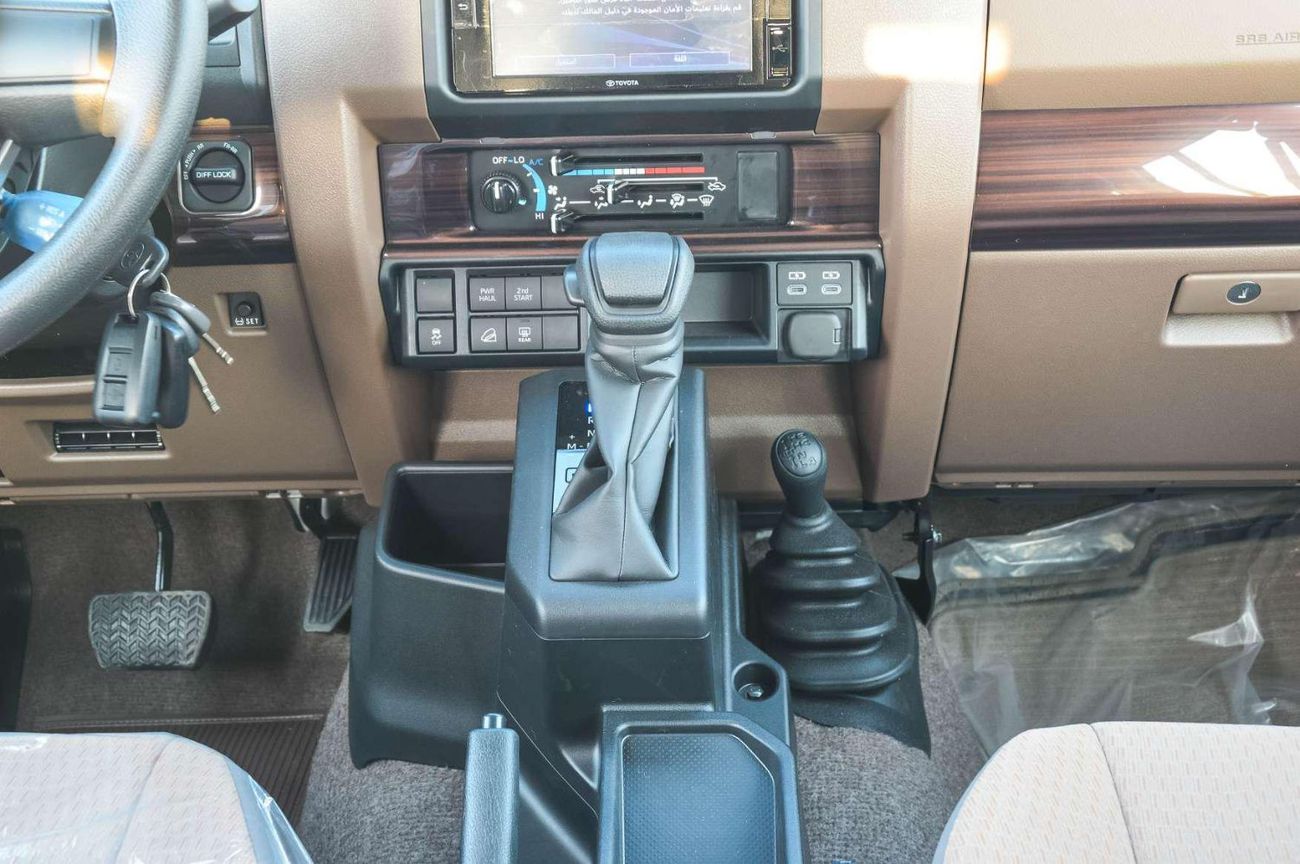 تويوتا لاند كروزر 70 TOYOTA LAND CRUISER 76 4.0L V6 AT  4WD 5DOOR SUV 2025