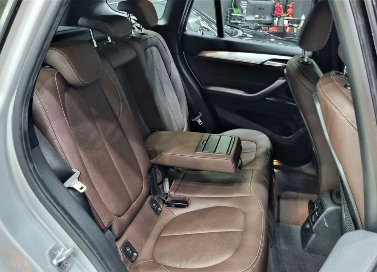 بي أم دبليو X1 sDrive 20i اكسكلوسيف