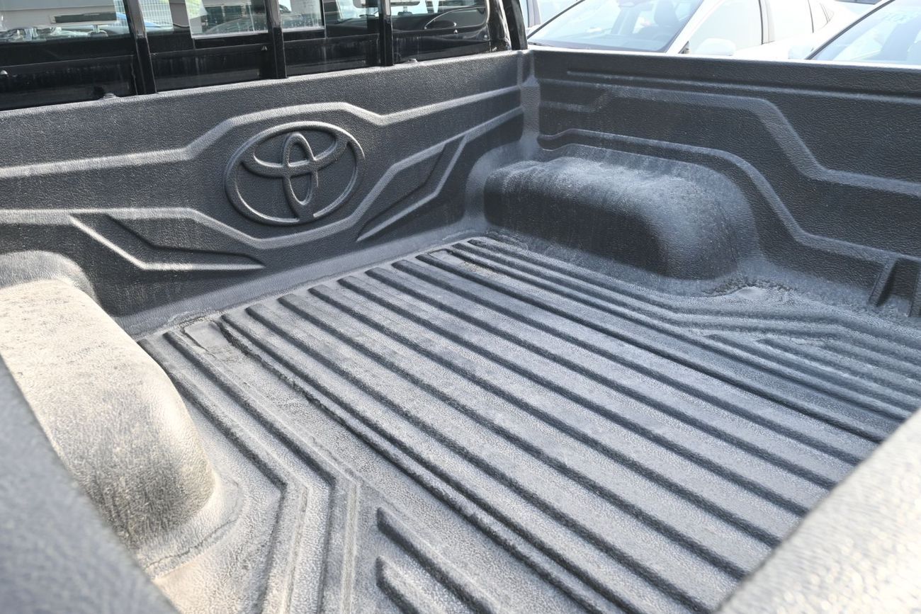 Toyota Hilux SGLX S GLX 2.7L 4WD A/T Toyota Hilux SR5 2.7L Automatic, Petrol, 4WD, Pickup
