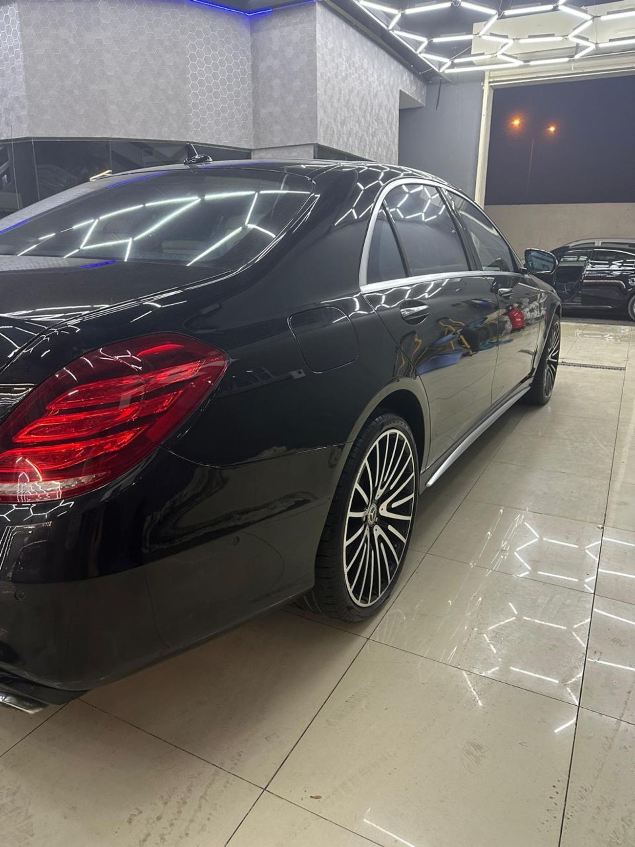 مرسيدس بنز S 63 AMG Std 5.5L