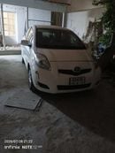 Toyota Yaris BASE