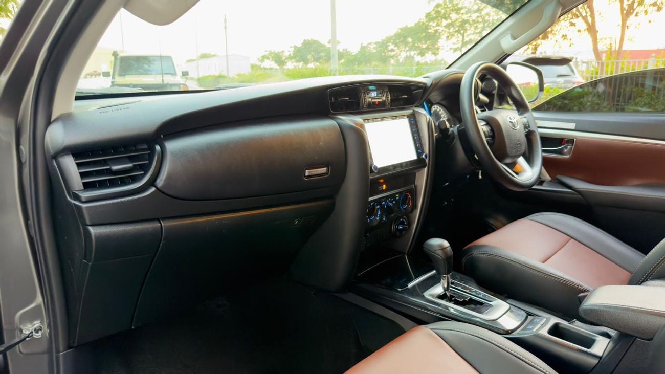 تويوتا فورتونر LEGENDER BODY KIT INSTALLED | LEATHER SEATS | PARKING SENSORS | 2.8L | AUTO | POWER WINDOWS