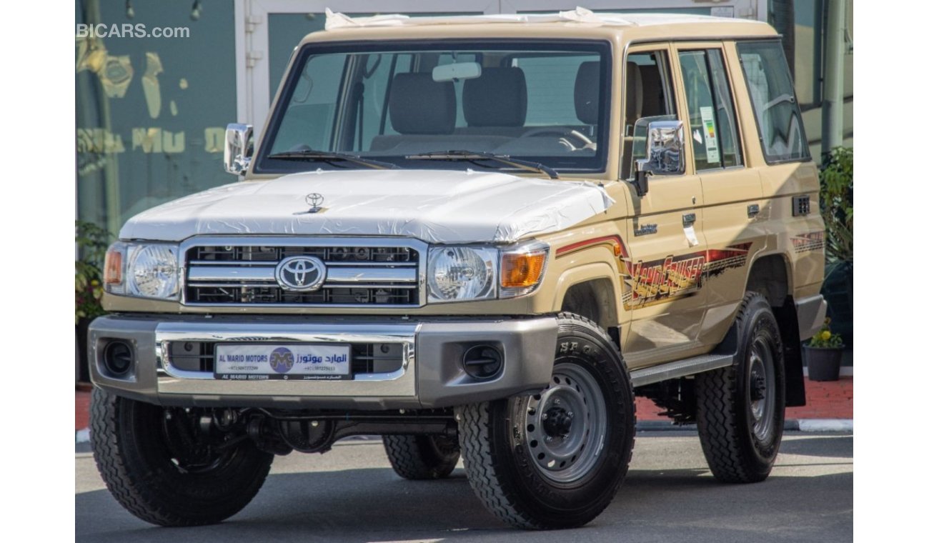 تويوتا لاند كروزر هارد توب TOYOTA LAND CRUSIER HARD TOP 5 DOORS 76 V6 4.0L PETROL BEIGE/BEIGE-2023